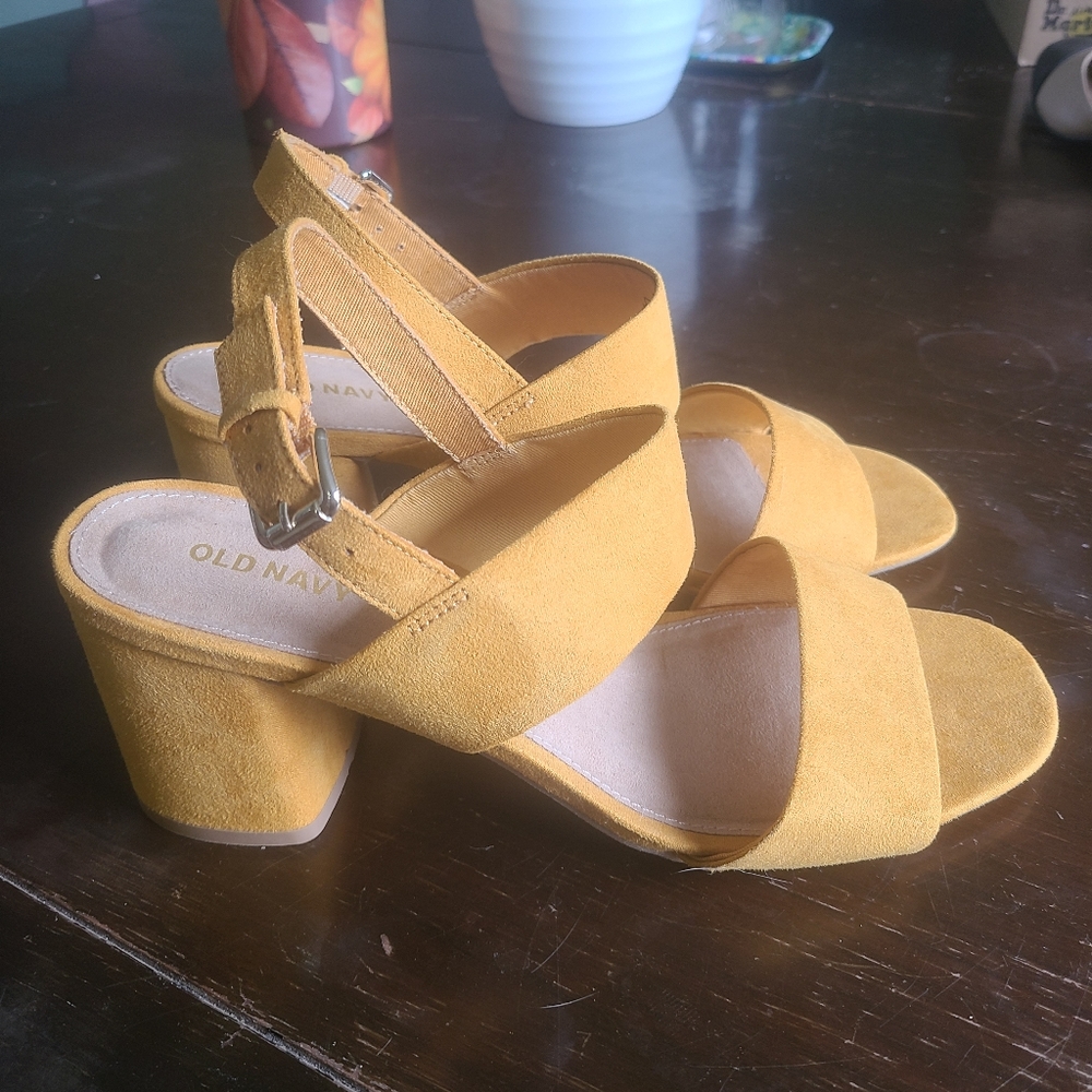 Old Navy Mustard Suede Heels